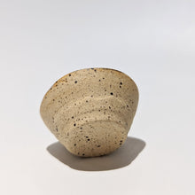 Load image into Gallery viewer, Small marble bowl with 18k gold rim 2
